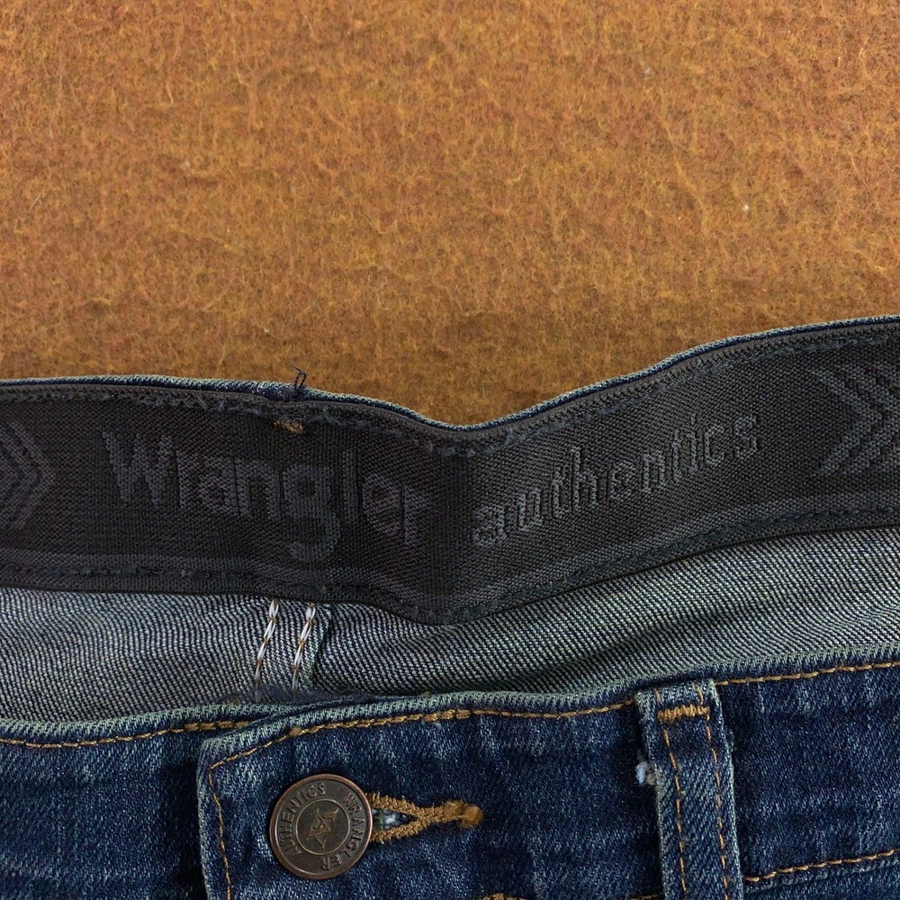 Wrangler Mens 60x30 Blue Authentics Comfort Flex Straight Leg Jeans NWT - Picture 2 of 13